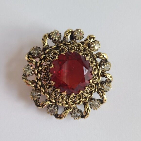 Vintage Antique Gold Brass Chunky Ruby Red Cabochon Victorian Crystal Brooch - Picture 4 of 8